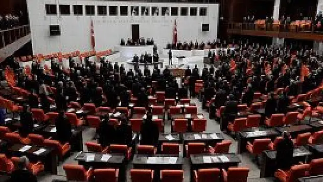 TBMM Genel Kurulu Cemil Çiçek'in başkanlığında özel gündemle toplandı