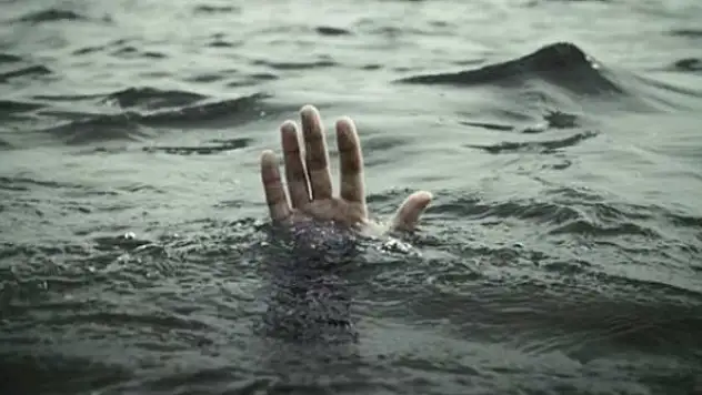 Atatürk Barajı gölüne giren 2 kişi boğuldu