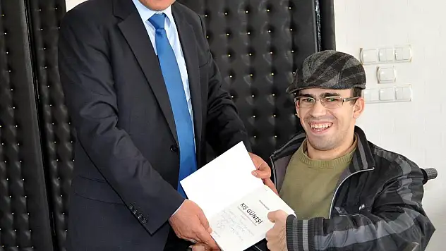 Engelli Şair Muhammed Uzun'dan Tutal'a teşekkür