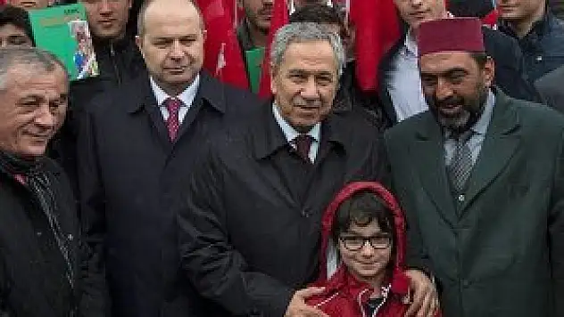 'Gençlerimizin  Akif örneğine ihtiyaçları var'