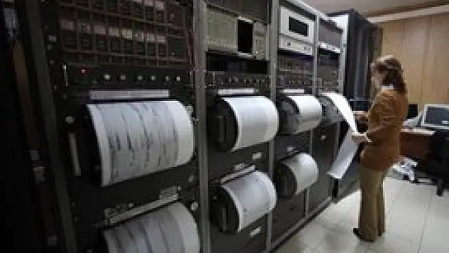 Papua Yeni Gine'de deprem