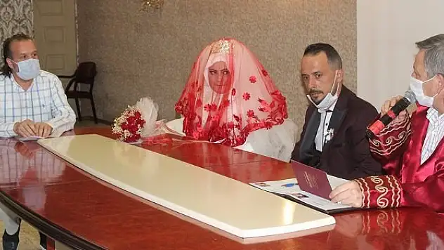 Ali Sait Öge kızını evlendirdi