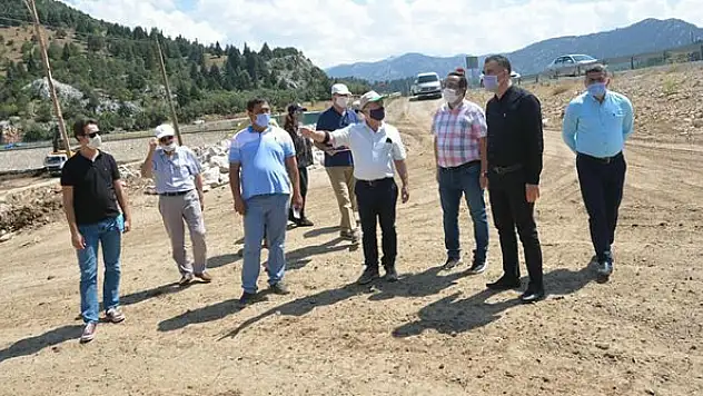 Derebucak'ta taşkın koruma çalışmaları sürüyor