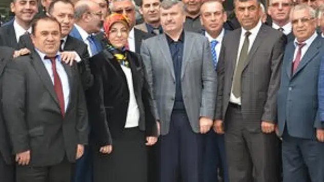 AK Partili başkanlar esnafla buluştu