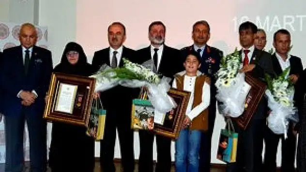 Şehit ailesi ve gazilere 'devlet övünç madalyası' verildi