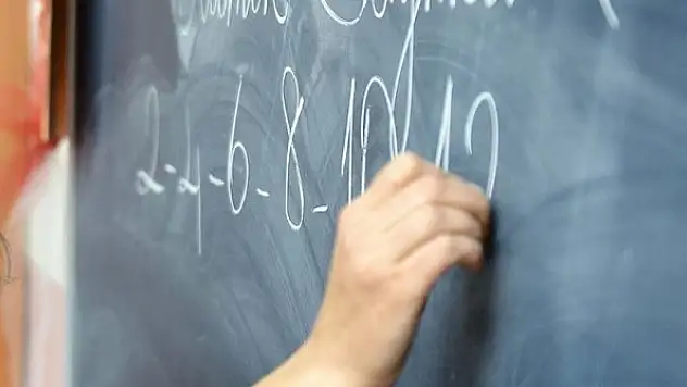 Öğretmenler mesleki çalışma programını okullarda yapacak