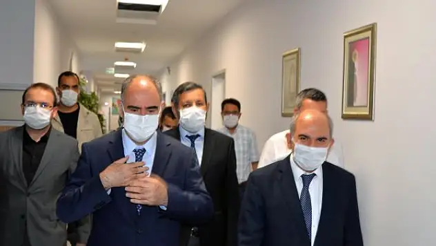 Vali Özkan İl Sağlık Müdürlüğü'nün çalışmaları hakkında bilgi aldı