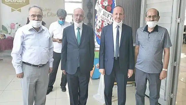 Konya İl Müftüsü Ahmet Poçanoğlu oğlu Ahmet Salih'i evlendirdi