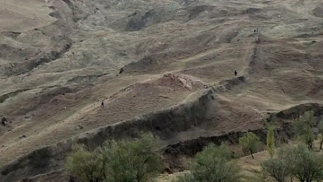 'Nuh'un Gemisi'ne ait olduğuna inanılan alanda tek taş bile yerinden oynatılmasın' çağrısı