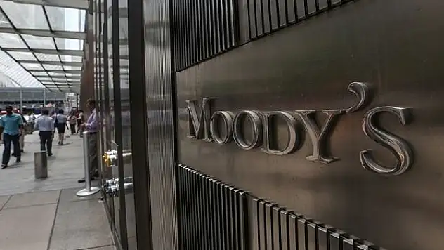 Moody's: Petrol fiyatları 2021'e kadar 40-45 dolar arasında kalacak