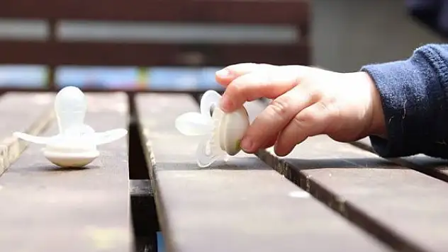 Emzik çocuklarda konuşmayı olumsuz etkiliyor