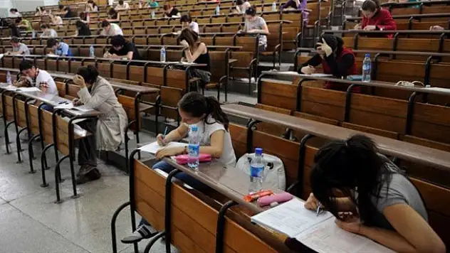 İtiraf: 2010'da toplu kopya suç değildi