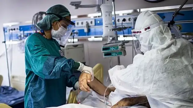 Kovid-19 kalbi tuttuğunda ölüm riski artıyor