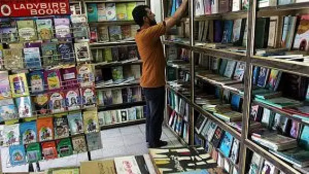 Gazze'ye kitap da giremiyor