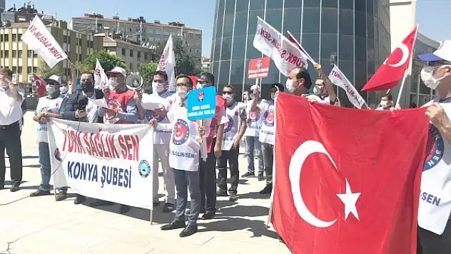Sağlık çalışanları maaş zammı bekliyor