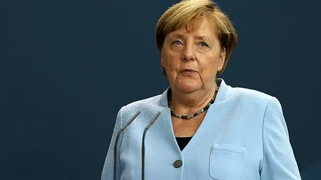 Merkel: Tünelin sonunda ışık görüyoruz