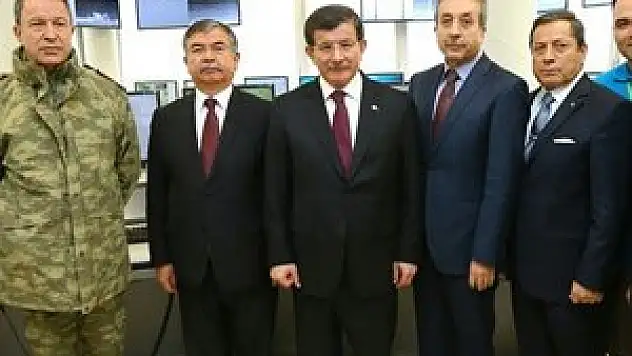 Başbakan Ahmet Davutoğlu atışları izledi