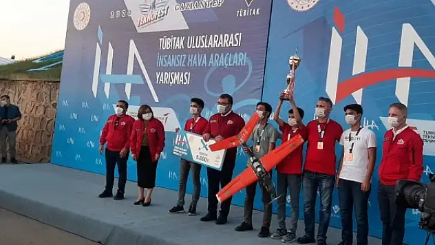Selçuklu Hocacihan Anadolu İmam-Hatip Lisesi'ne Teknofest ödülü