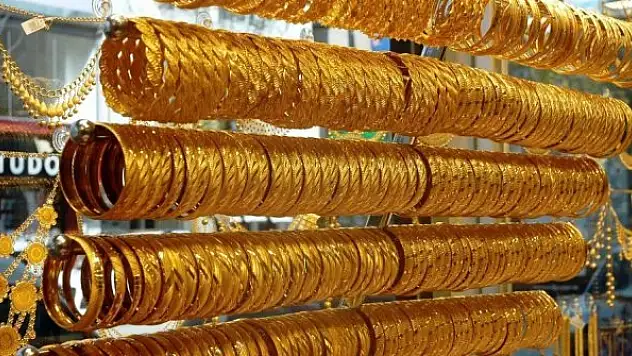 Gram altın 477 lira seviyelerinde