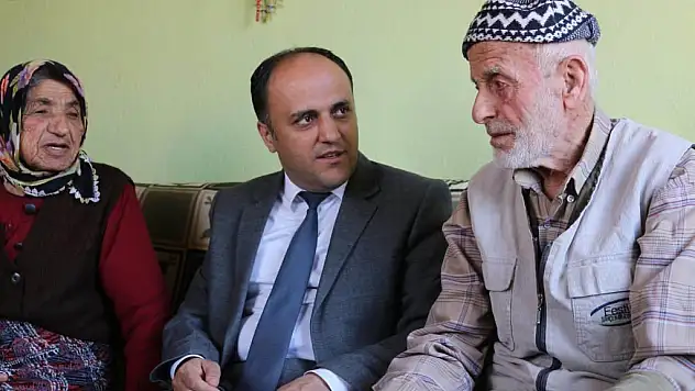 Başkan Özaltun yaşlıları ziyaret etti