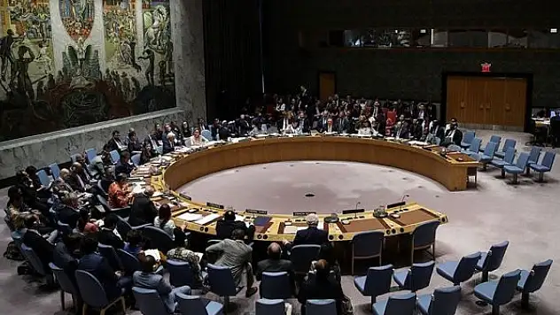 BM, Taliban'ın kadın çalışma yasağını kınayan karar tasarısını kabul etti