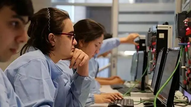 Meslek liselerinde yüz yüze eğitim başlıyor