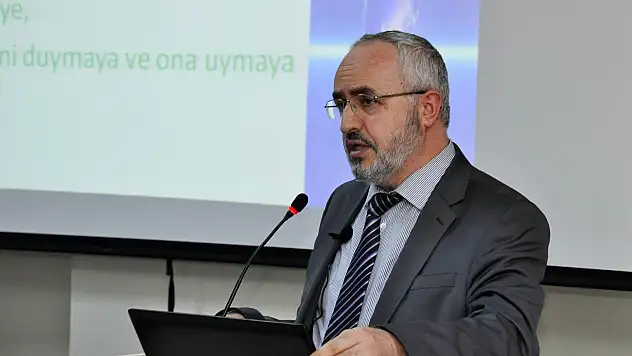 Müftü Akpınar NEÜ'lü öğrencilerle buluştu