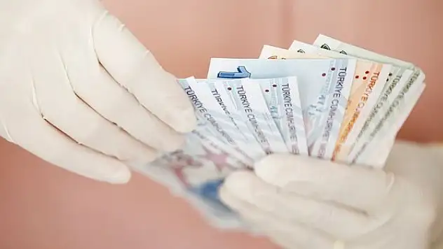 Kovid-19 cam yüzeylerde ve banknotlarda 28 gün bulaşıcı kalabiliyor