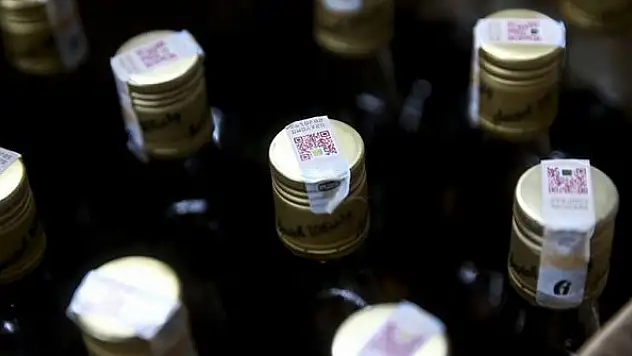 Sahte içkide kullanılan metil alkolün '7 mililitresi bile öldürücü olabilir' uyarısı