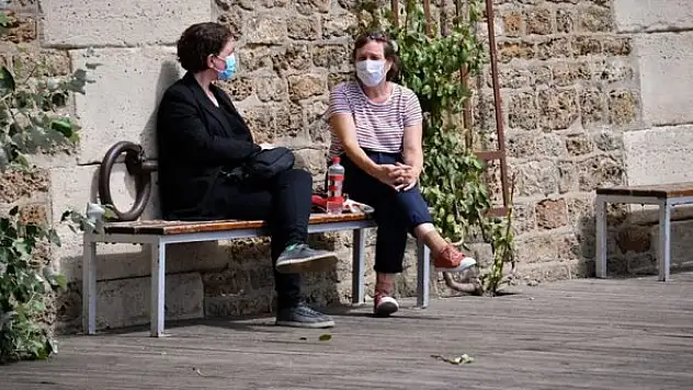 Kovid-19'da en hızlı bulaş riski aile içinde ortaya çıkıyor