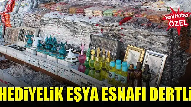 Hediyelik eşya esnafı dertli