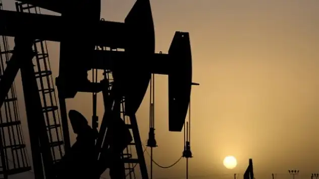 Brent petrolün varili 42,82 dolar