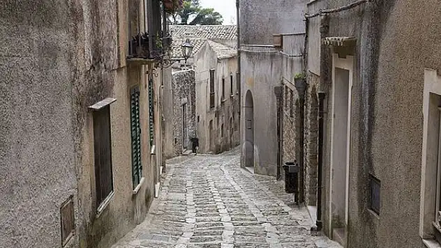 İtalya'nın Salemi kasabasındaki evler 1 avrodan satışa çıkacak