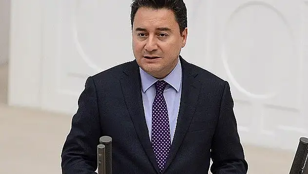 2015'te büyüme yüksek, enflasyon düşük olacak