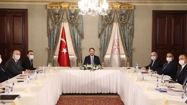 'Ekonomi politikalarının somut meyvelerini yakın gelecekte alacağız'