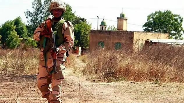 Nijerya'da camiyi basan silahlı grup 17 kişiyi kaçırdı