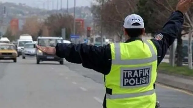 Konya'da drift yapan sürücüye 8 bin 200 lira ceza kesildi