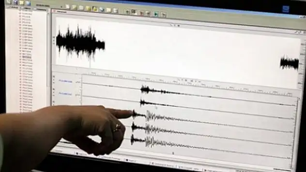 Endonezya'da 6,3 büyüklüğünde deprem