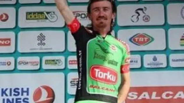 Mustafa Sayar'dan tarihi başarı