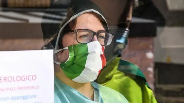 İtalya'da bir günde 28 bin vaka tespit edildi