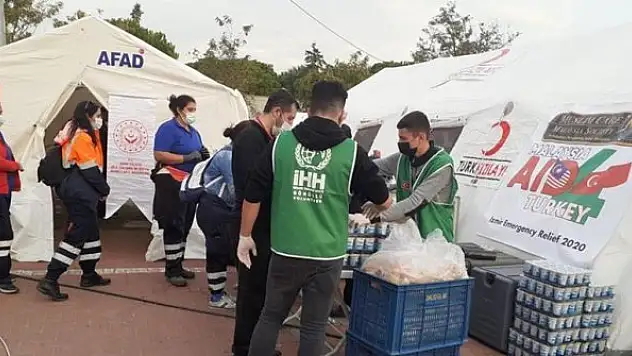 Malezyalı kuruluş Muslim Care, İzmir'deki depremzedelere yardım gönderdi