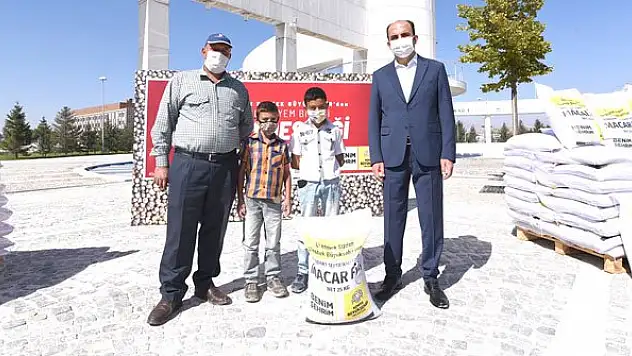 Konya Büyükşehir'den çiftçilere destek