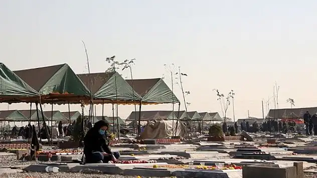 İran'da son 24 saatte Kovid-19 nedeniyle hayatını kaybedenlerin sayısı 36 bin 985'e yükseldi