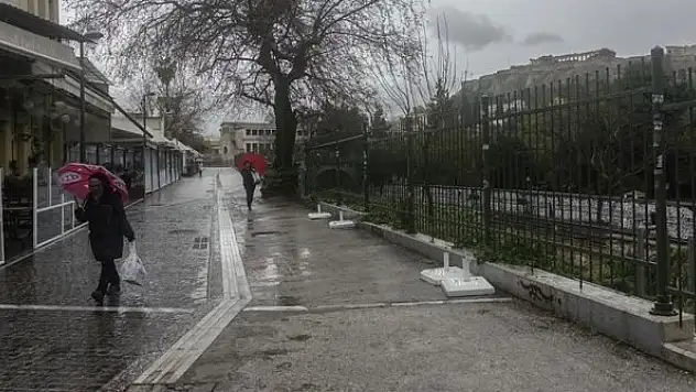 Yunanistan Kovid-19 nedeniyle ikinci kez karantinaya gidiyor