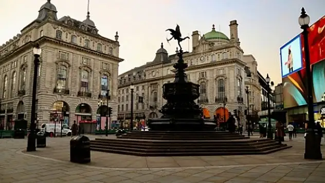 İngiltere'de karantina uygulaması başladı