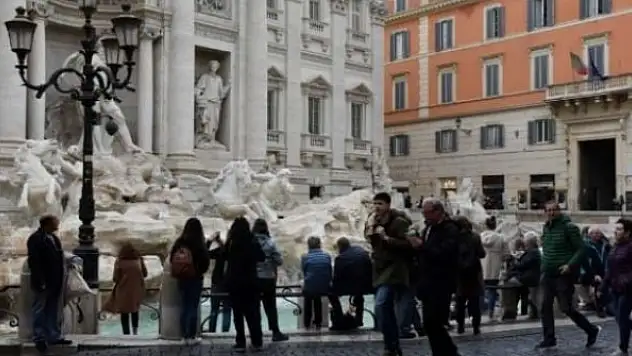 İtalya'da COVID-19 vaka sayısında yeni rekor