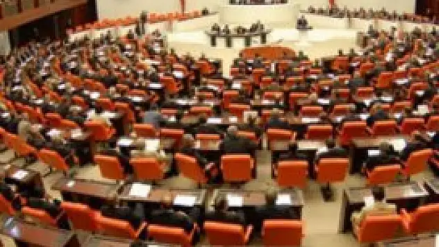 Türkiye'de 73 siyasi parti var