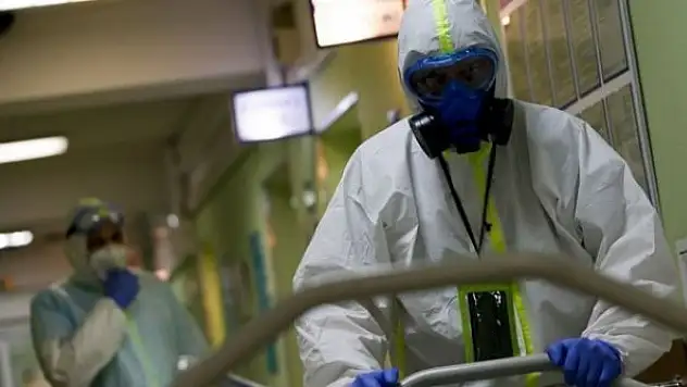 ABD'de COVID-19 kaynaklı bir günde 976 ölüm