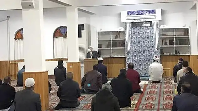 Zafer Sanayi Camii'nde sabah namazı buluşması