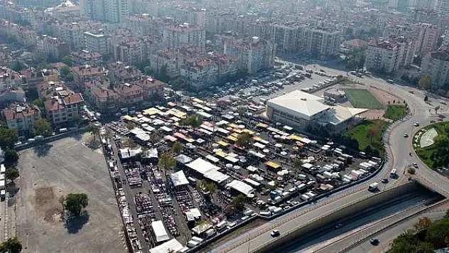 Selçuk Belediyesi semt pazar alanlarındaki trafik sorununu çözüyor